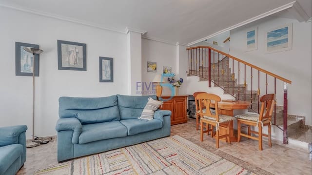 3 makuuhuone Omakotitalo myytävänä paikassa Torre de la Horadada, Pilar de la Horadada mukana uima-altaan 
autotalli - 229 000 € (Ref: 10052023)