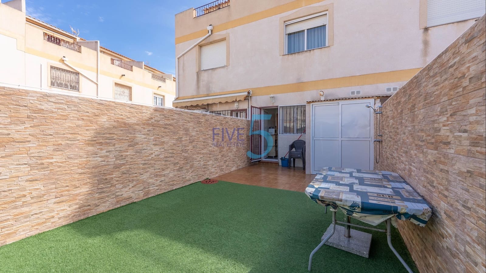 3 bedroom Townhouse for sale in Torre de la Horadada with pool garage - € 229,000 (Ref: 10052023)