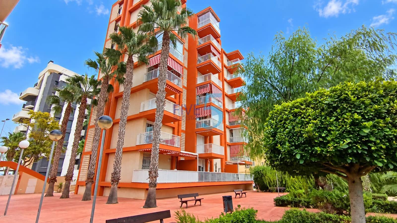 2 chambre Appartement à vendre à Guardamar del Segura avec piscine garage - 165 000 € (Ref: 10052129)