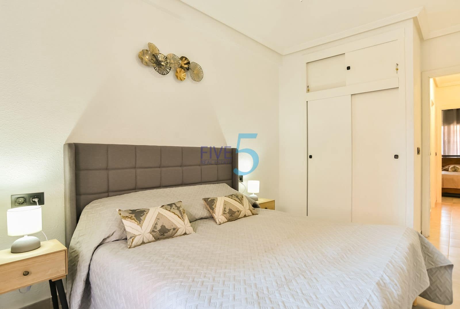 2 sovrum Lägenhet till salu i Torrevieja med garage - 149 000 € (Ref: 10054336)