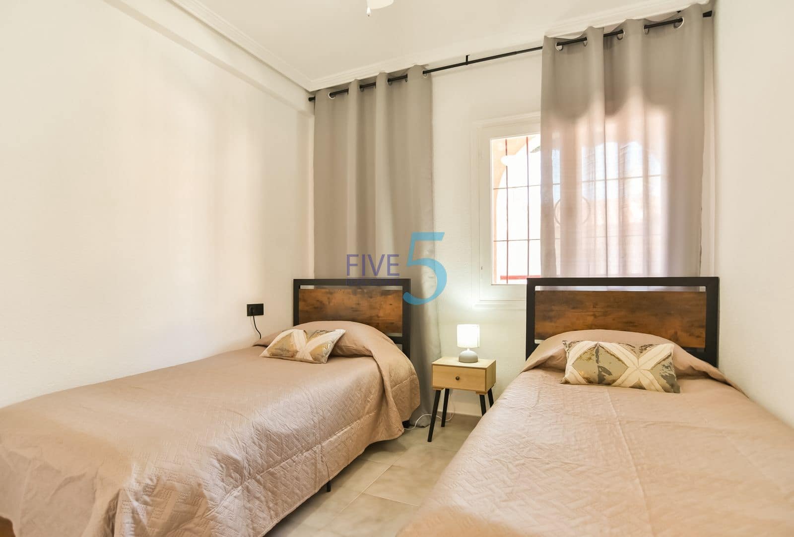 2 sovrum Lägenhet till salu i Torrevieja med garage - 149 000 € (Ref: 10054336)