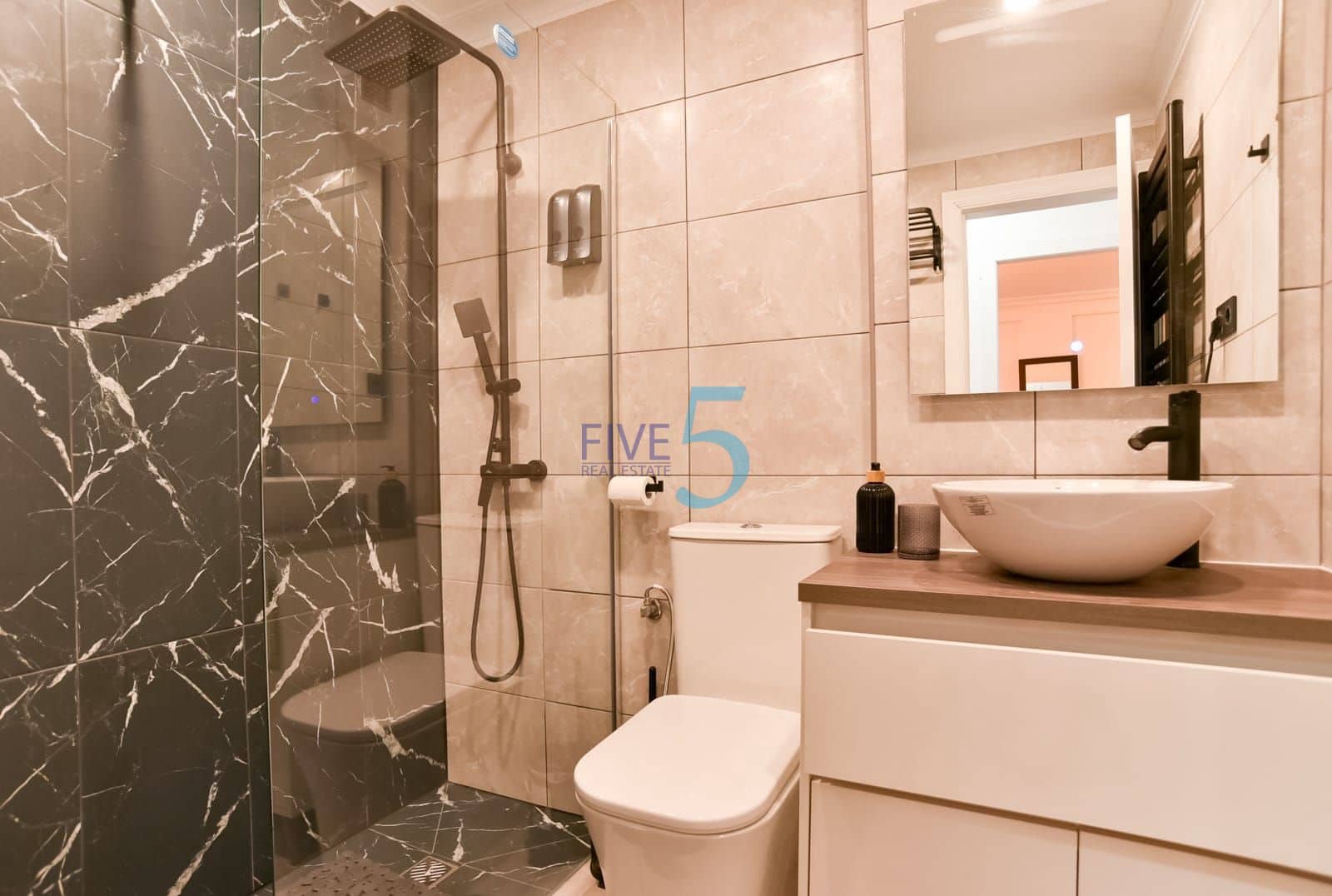 2 sovrum Lägenhet till salu i Torrevieja med garage - 149 000 € (Ref: 10054336)