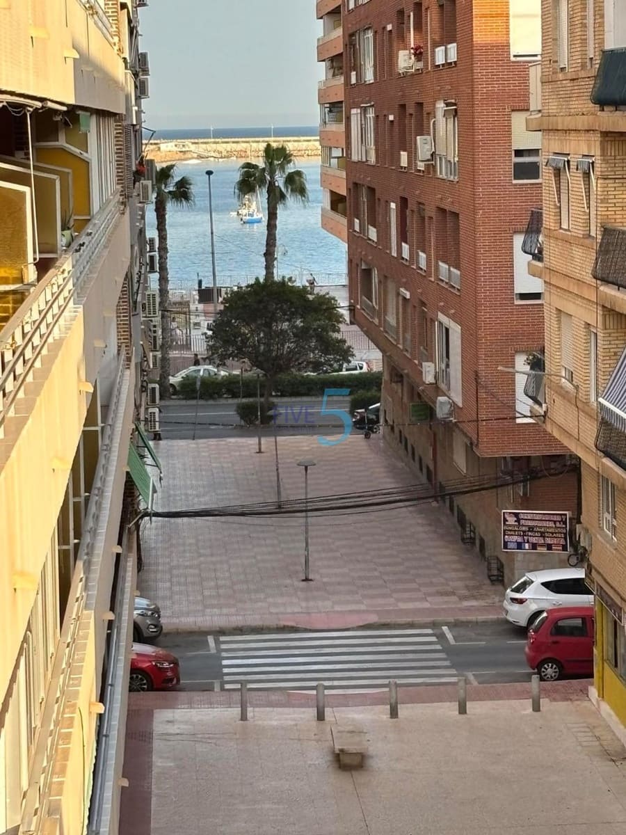 2 sovrum Lägenhet till salu i Torrevieja med garage - 149 000 € (Ref: 10054336)