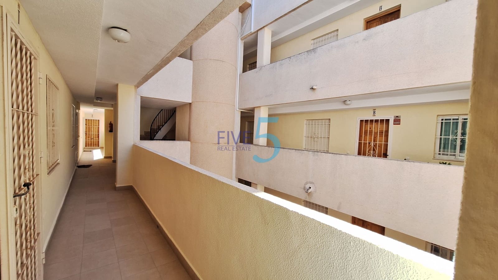 3 soveværelse Lejlighed til salg i Torrevieja med swimmingpool garage - € 149.000 (Ref: 10055771)