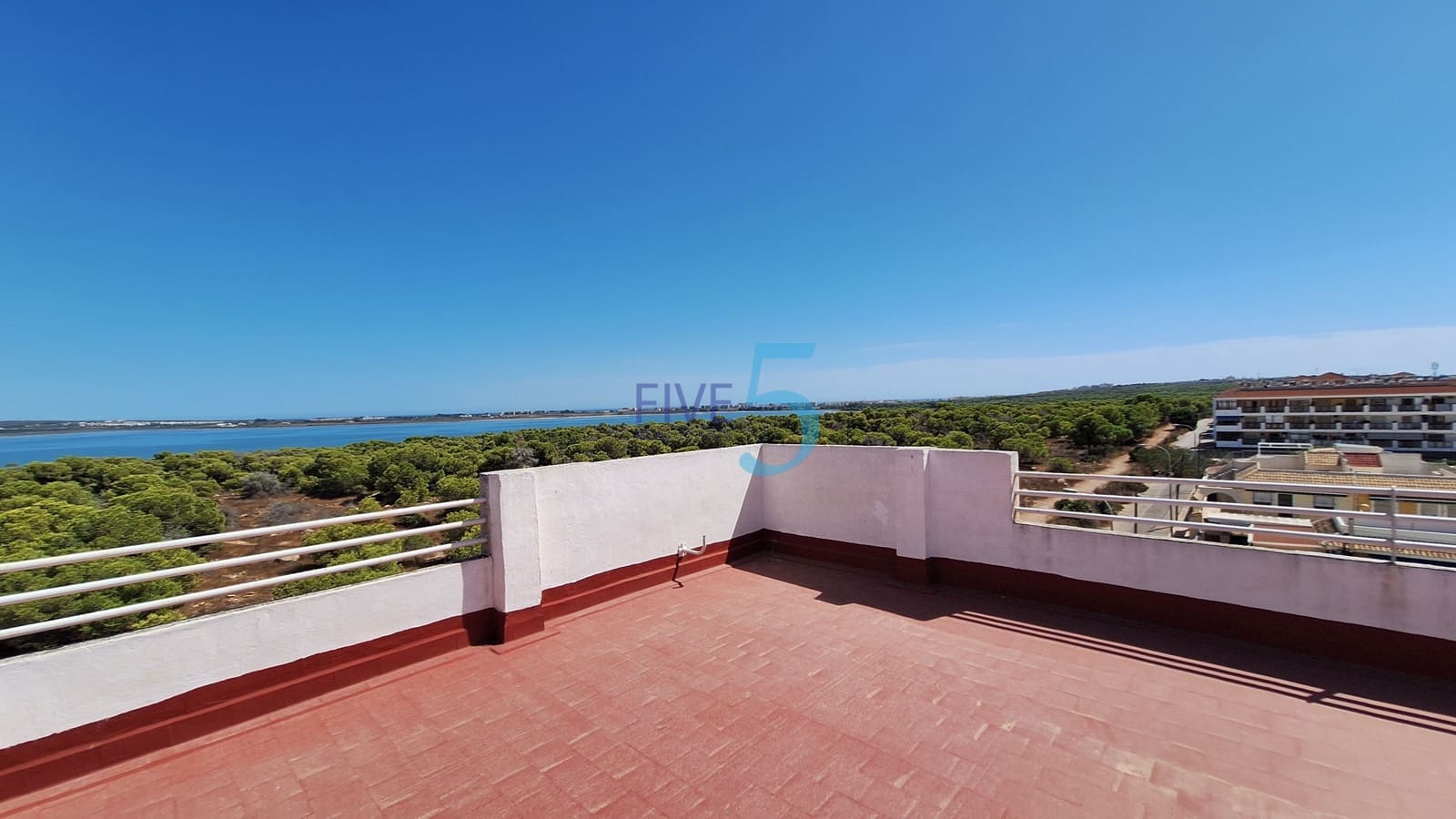 3 soveværelse Lejlighed til salg i Torrevieja med swimmingpool garage - € 149.000 (Ref: 10055771)