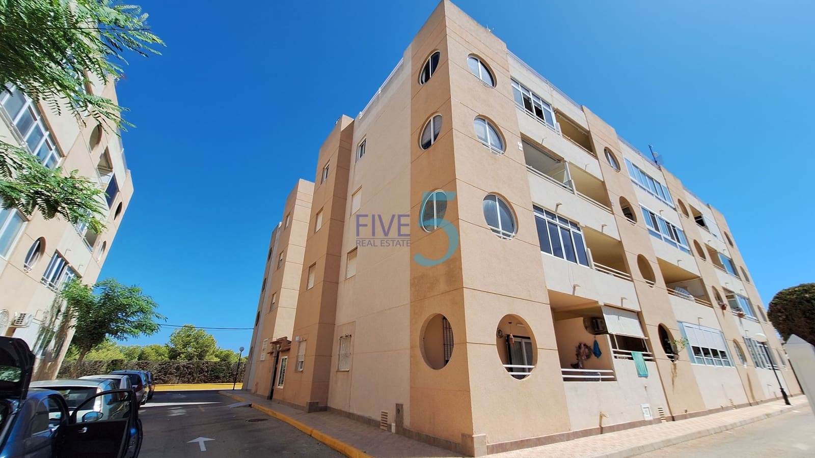 3 soveværelse Lejlighed til salg i Torrevieja med swimmingpool garage - € 149.000 (Ref: 10055771)