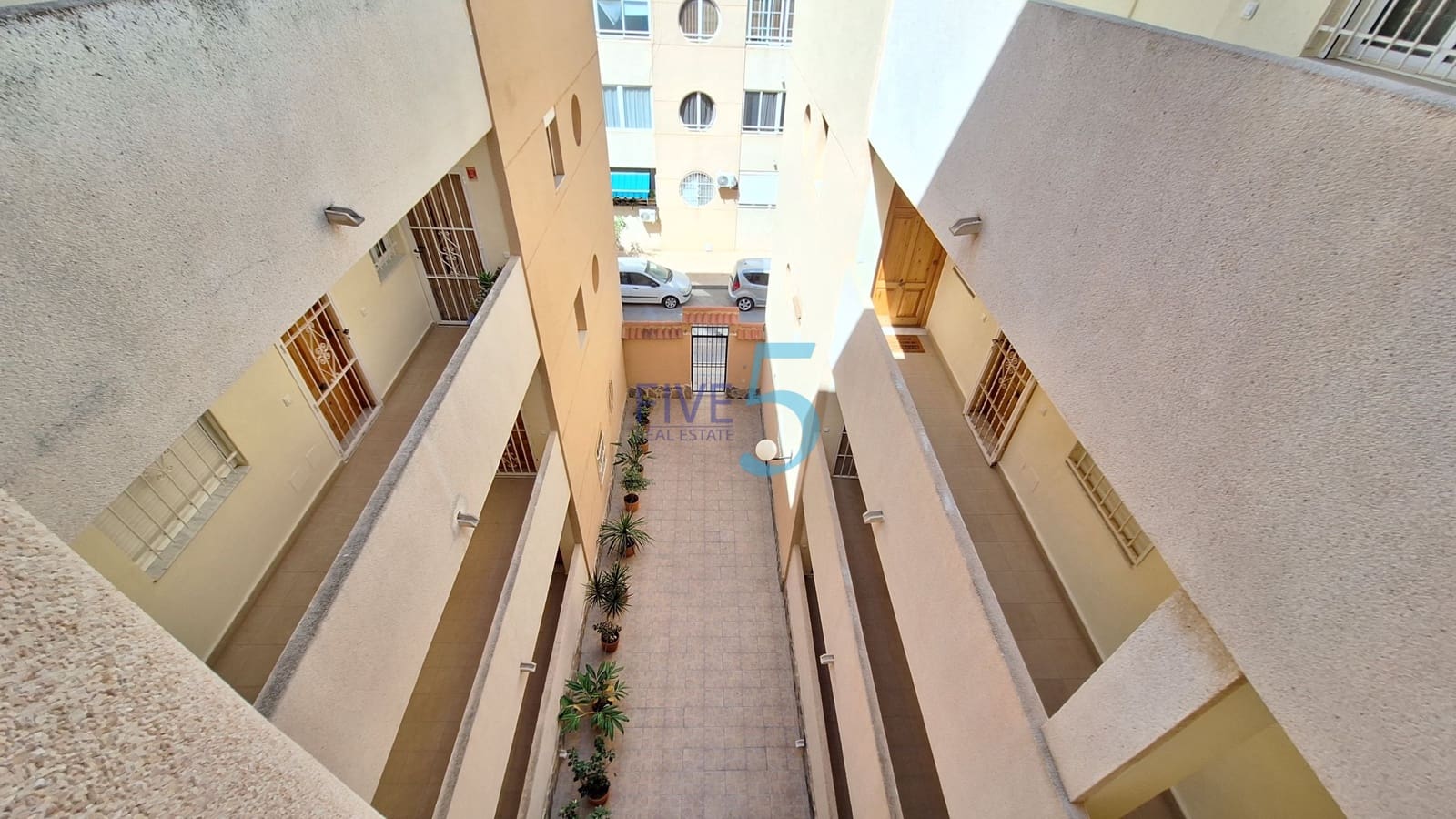 3 soveværelse Lejlighed til salg i Torrevieja med swimmingpool garage - € 149.000 (Ref: 10055771)