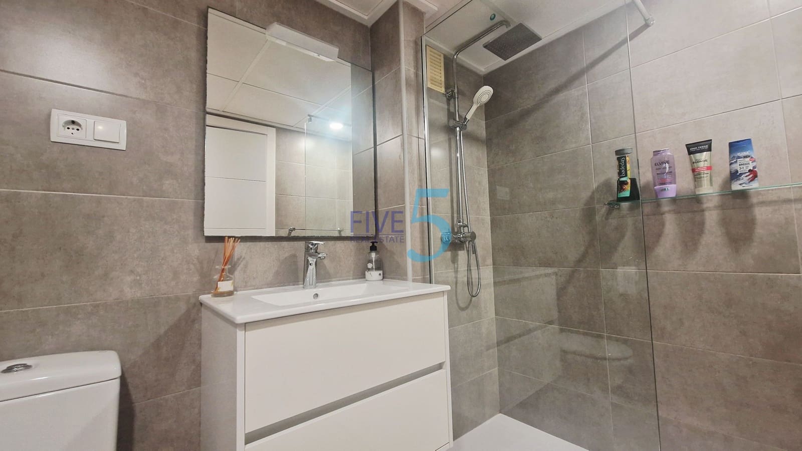 3 makuuhuone Huoneisto myytävänä paikassa San Cayetano mukana uima-altaan - 155 000 € (Ref: 10057269)