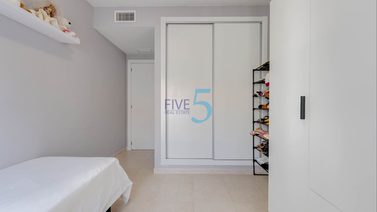 3 bedroom Apartment for sale in San Cayetano with pool - € 155,000 (Ref: 10057269)