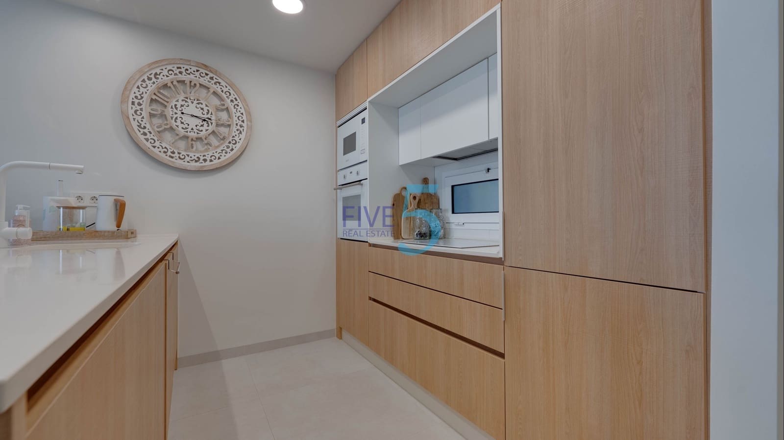 2 Zimmer Apartment zu verkaufen in El Raso mit Pool Garage - 299.000 € (Ref: 10060940)