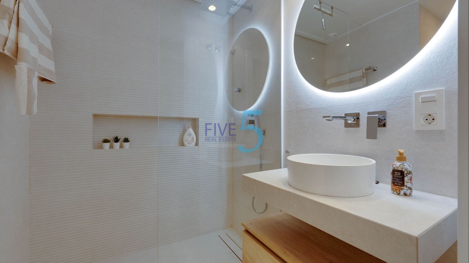 2 Zimmer Apartment zu verkaufen in El Raso mit Pool Garage - 299.000 € (Ref: 10060940)