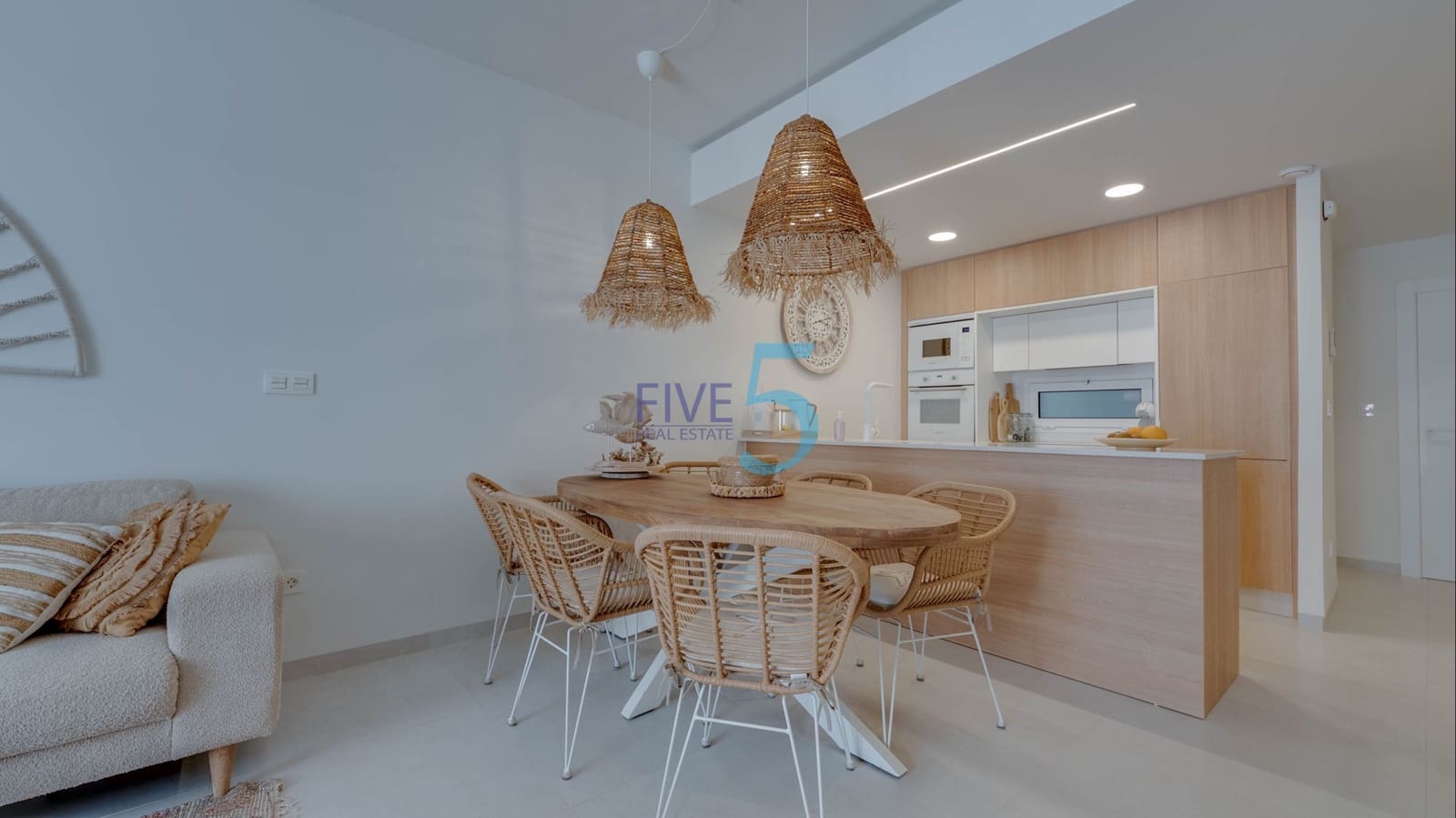 2 Zimmer Apartment zu verkaufen in El Raso mit Pool Garage - 299.000 € (Ref: 10060940)