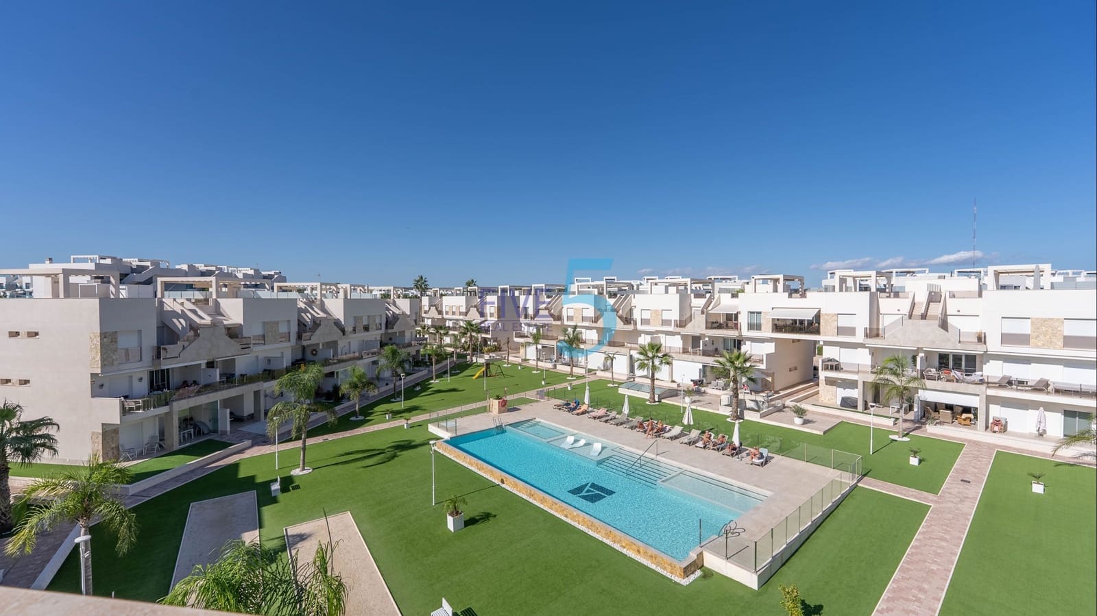 2 Zimmer Apartment zu verkaufen in El Raso mit Pool Garage - 299.000 € (Ref: 10060940)