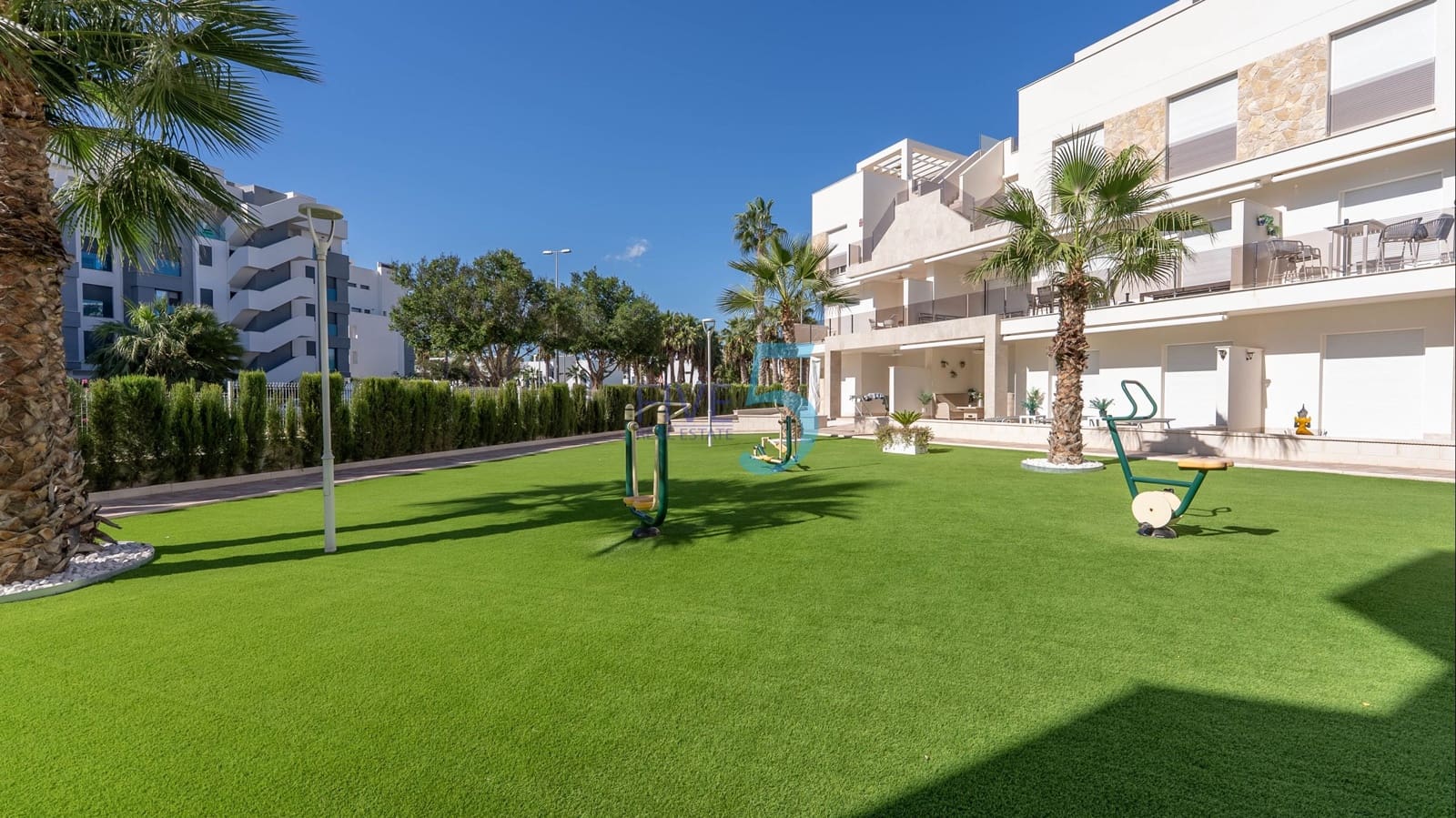 2 Zimmer Apartment zu verkaufen in El Raso mit Pool Garage - 299.000 € (Ref: 10060940)