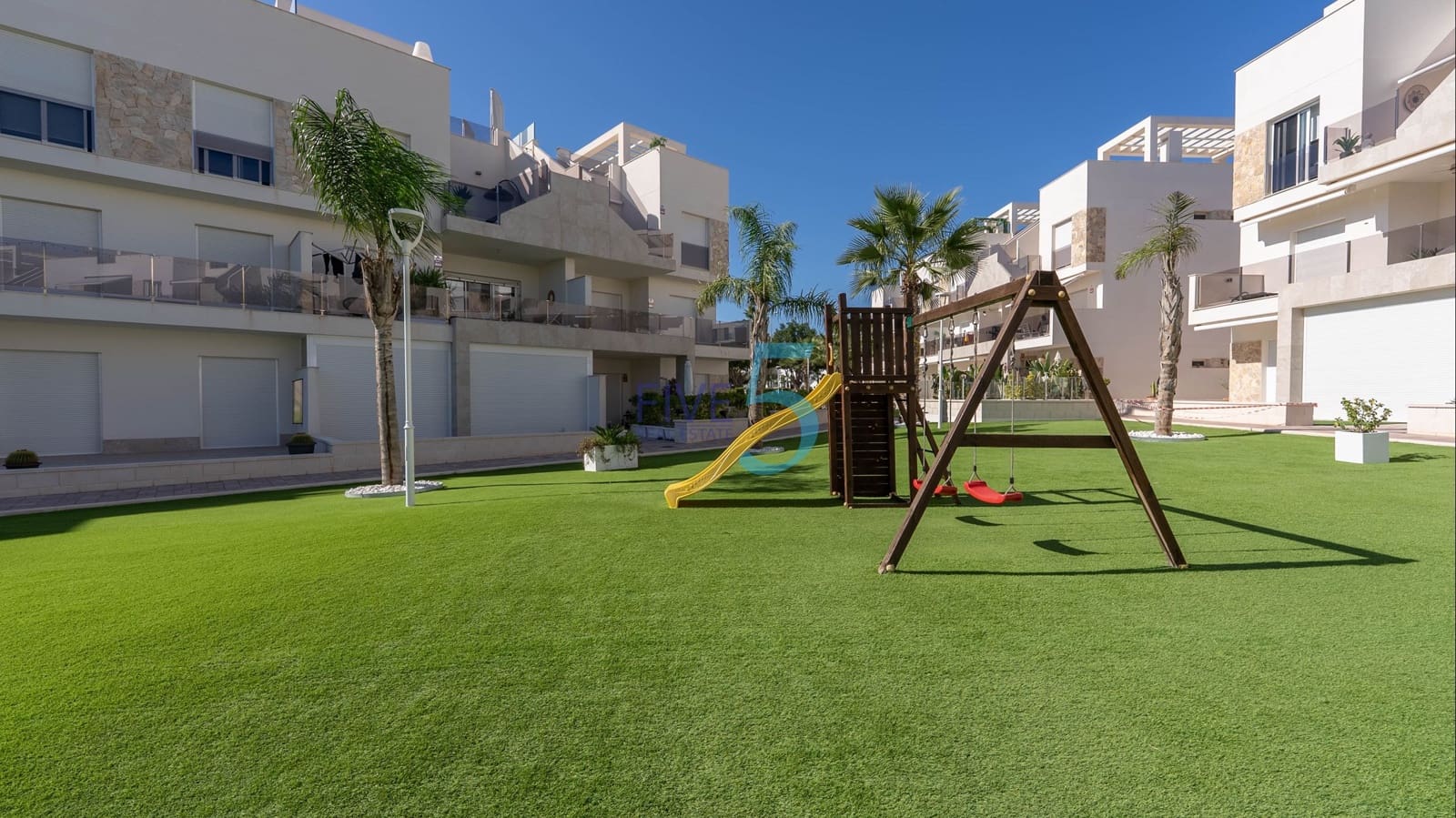 2 Zimmer Apartment zu verkaufen in El Raso mit Pool Garage - 299.000 € (Ref: 10060940)