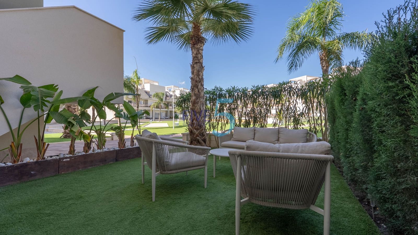 2 Zimmer Apartment zu verkaufen in El Raso mit Pool Garage - 299.000 € (Ref: 10060940)