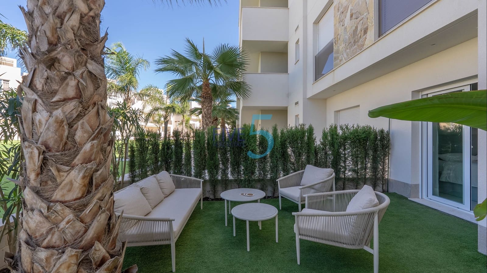 2 Zimmer Apartment zu verkaufen in El Raso mit Pool Garage - 299.000 € (Ref: 10060940)