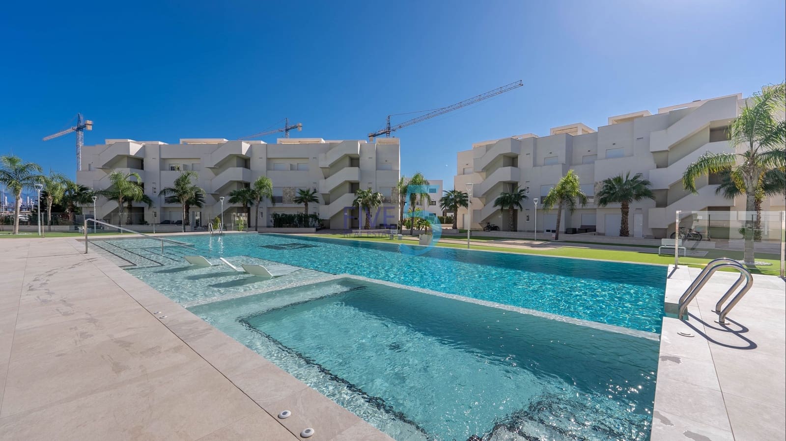 2 Zimmer Apartment zu verkaufen in El Raso mit Pool Garage - 299.000 € (Ref: 10060940)