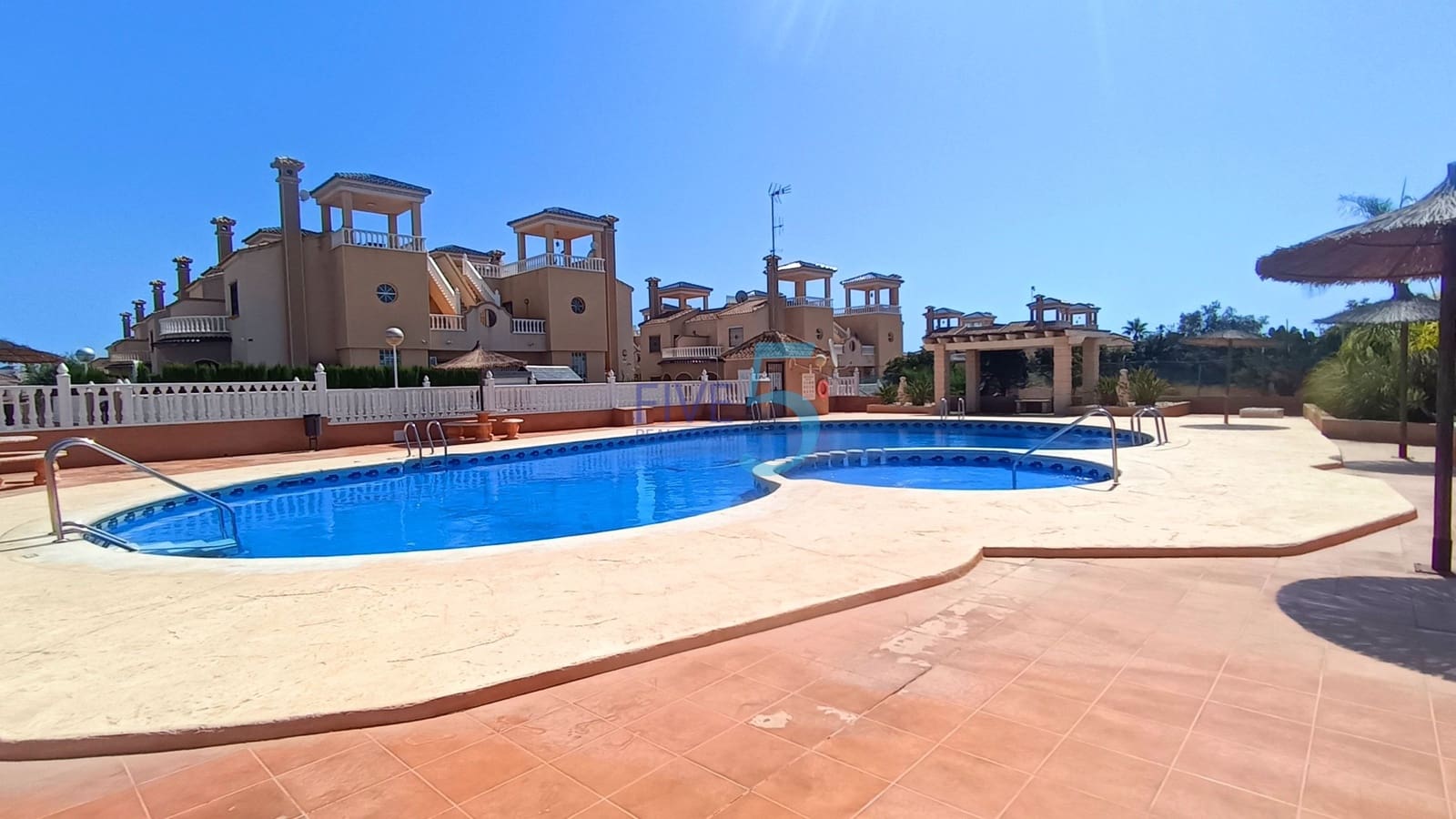 3 camera da letto Villa in vendita in El Raso con piscina garage - 325.000 € (Rif: 10060941)