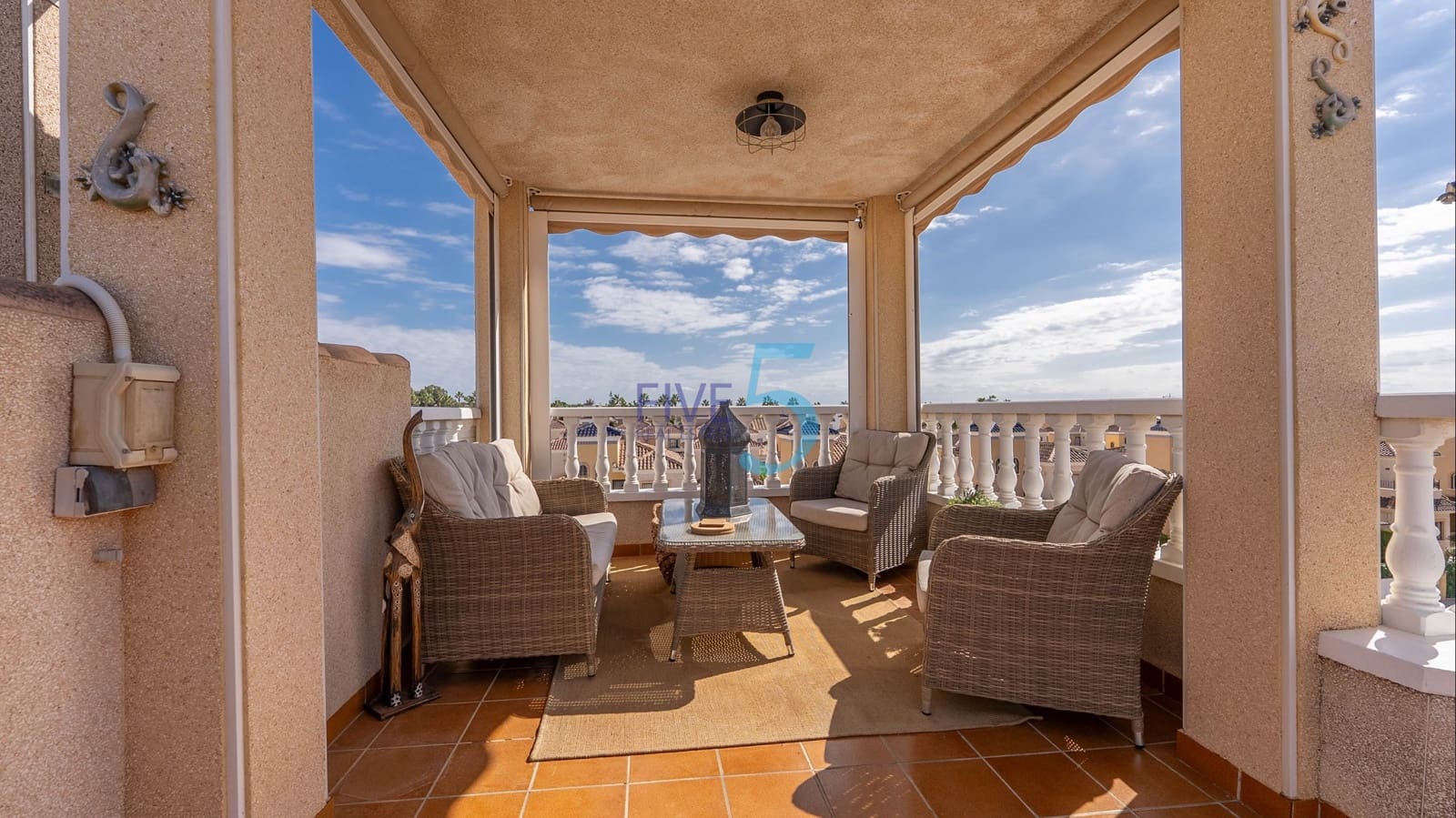 Chalet de 3 habitaciones en El Raso en venta con piscina garaje - 325.000 € (Ref: 10060941)