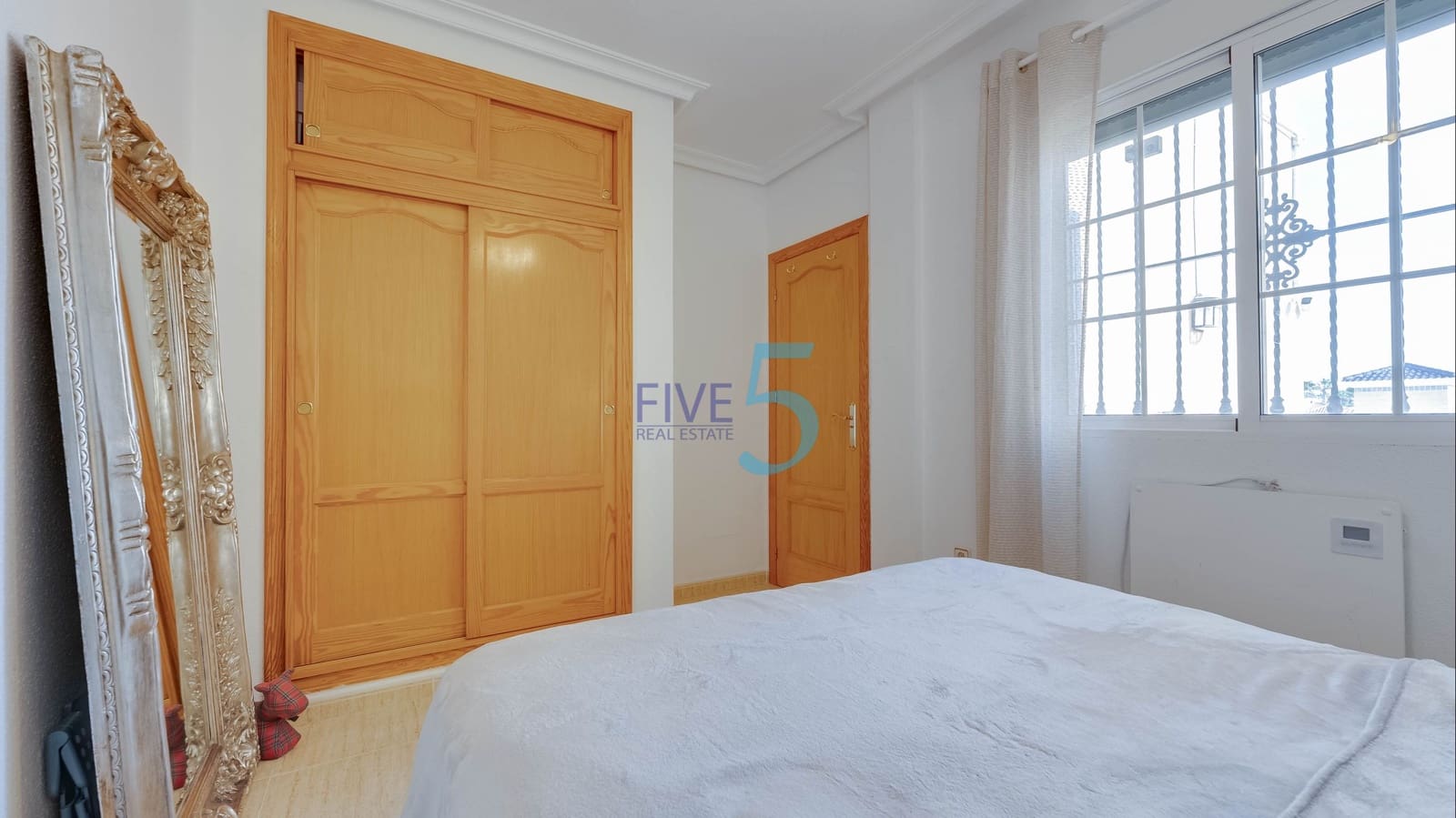 Chalet de 3 habitaciones en El Raso en venta con piscina garaje - 325.000 € (Ref: 10060941)