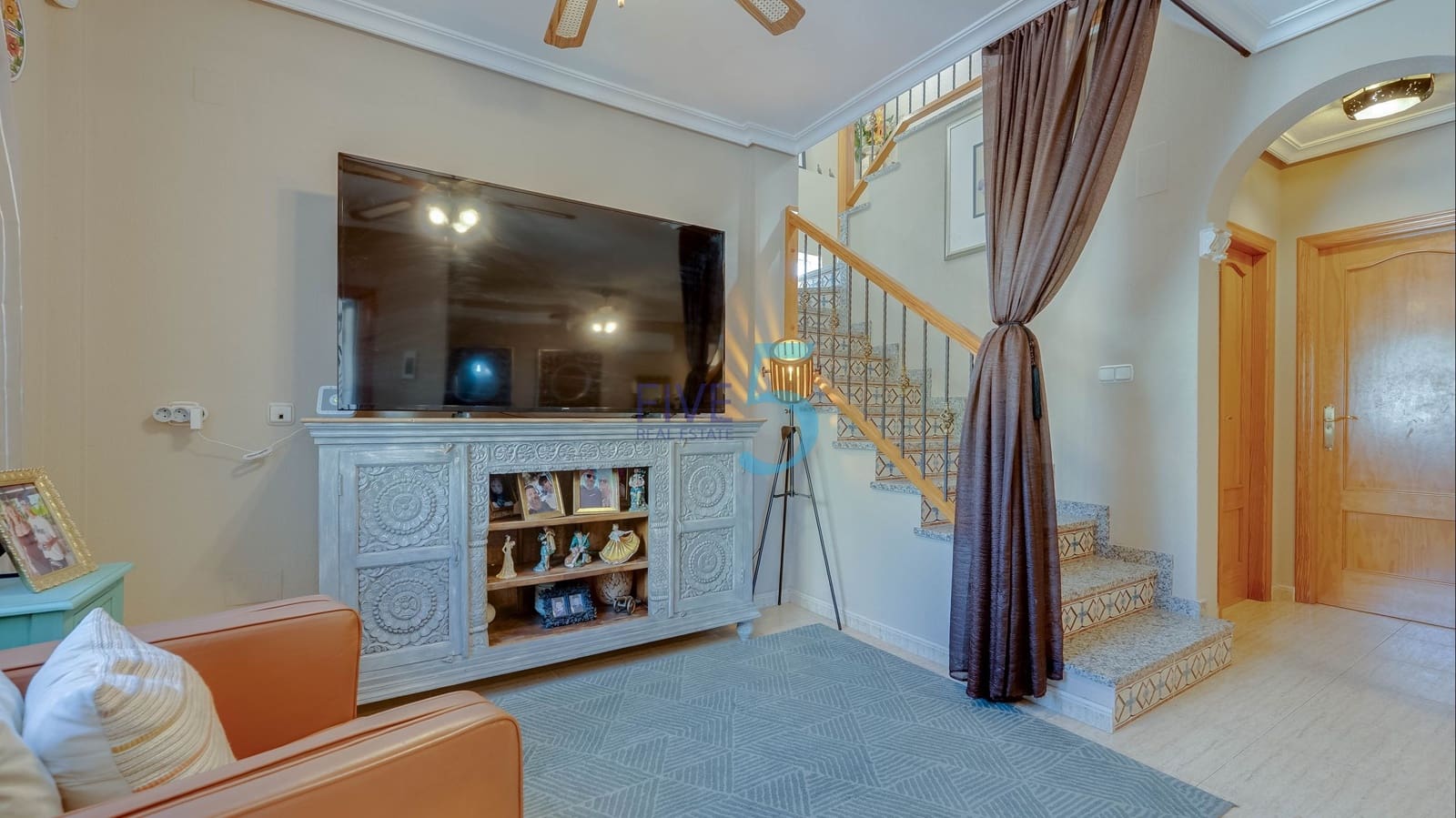Chalet de 3 habitaciones en El Raso en venta con piscina garaje - 325.000 € (Ref: 10060941)