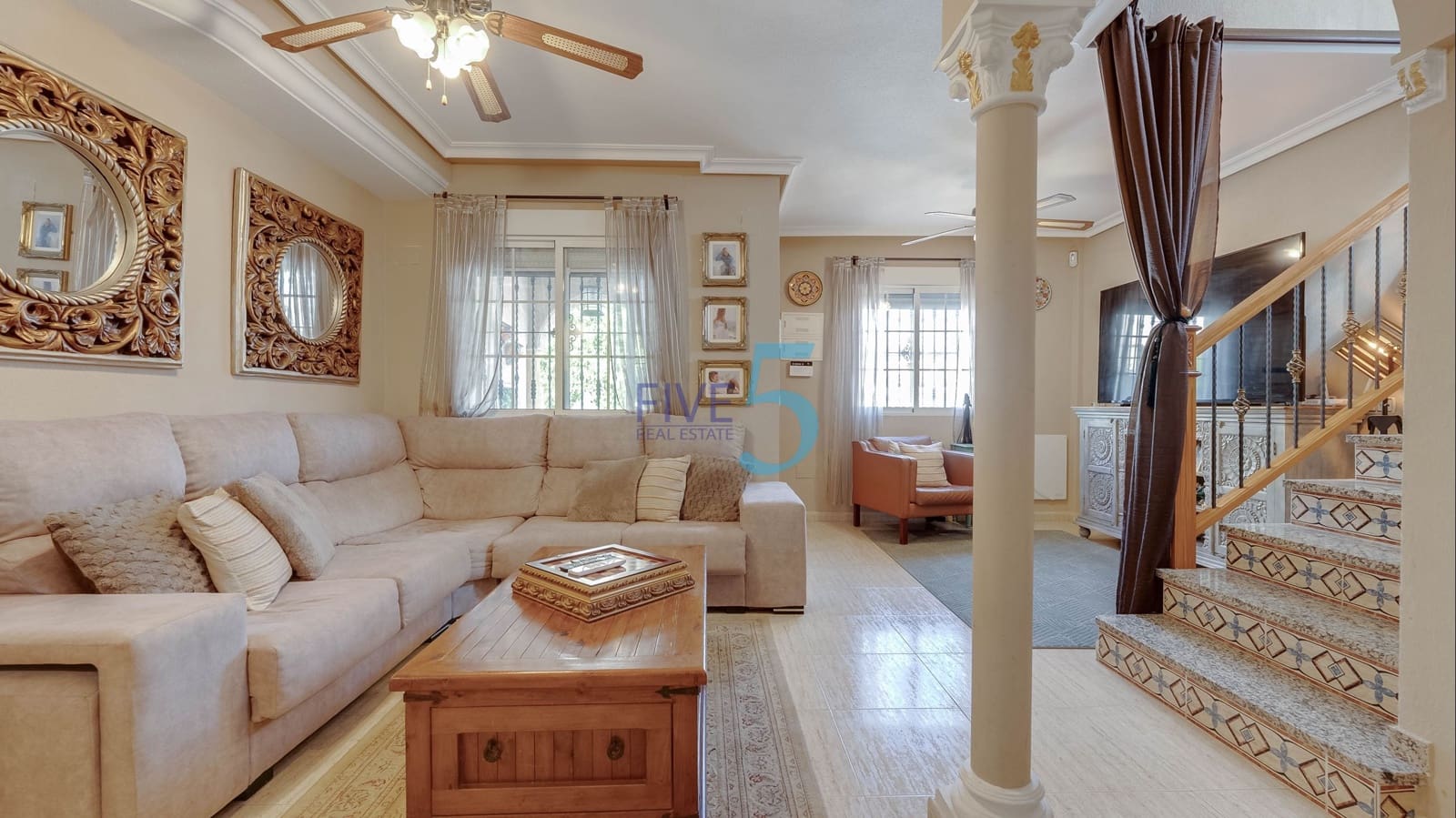 Chalet de 3 habitaciones en El Raso en venta con piscina garaje - 325.000 € (Ref: 10060941)