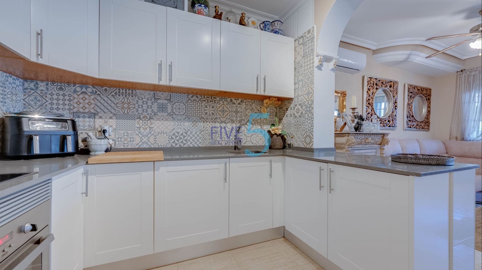 Chalet de 3 habitaciones en El Raso en venta con piscina garaje - 325.000 € (Ref: 10060941)