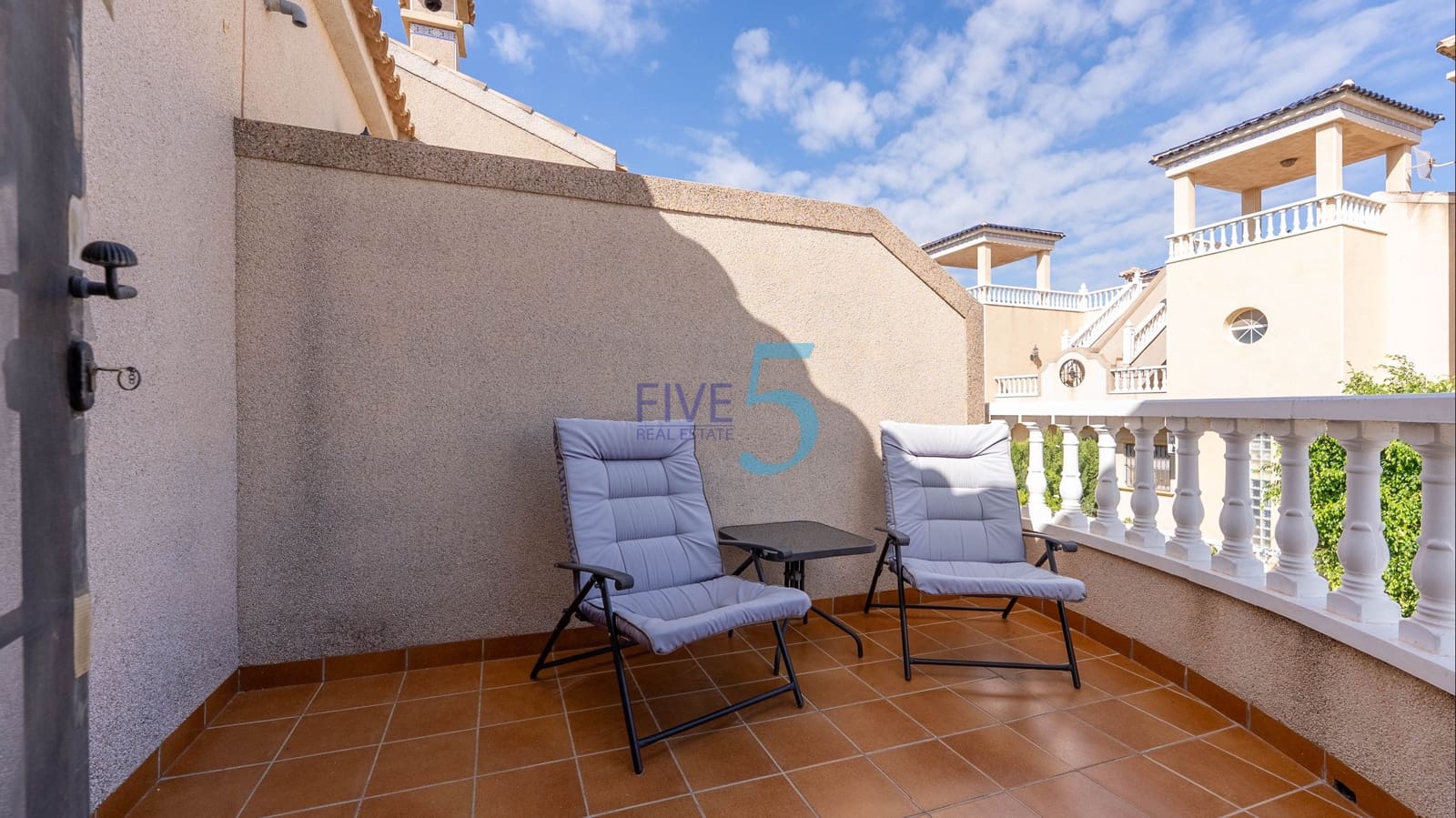 Chalet de 3 habitaciones en El Raso en venta con piscina garaje - 325.000 € (Ref: 10060941)