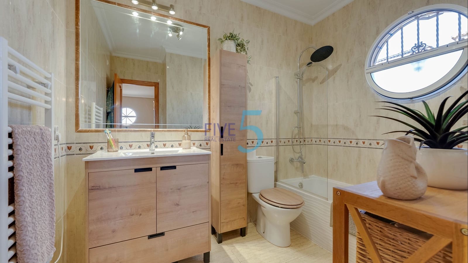 Chalet de 3 habitaciones en El Raso en venta con piscina garaje - 325.000 € (Ref: 10060941)