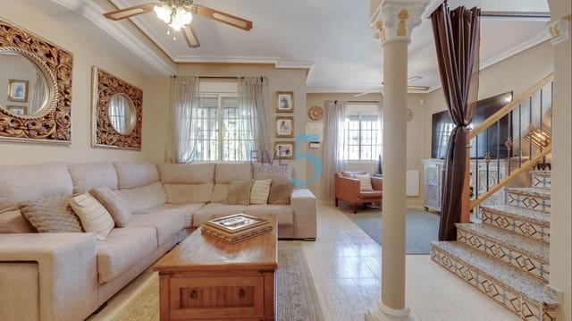 3 sypialnia Willa na sprzedaż w El Raso, Guardamar del Segura z basenem garażem - 325 000 € (Ref: 10060941)