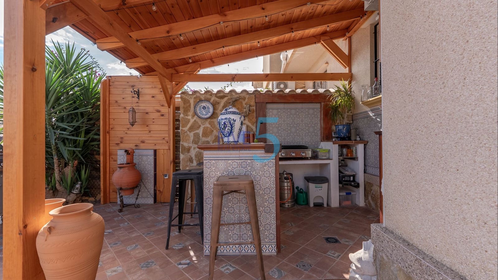 Chalet de 3 habitaciones en El Raso en venta con piscina garaje - 325.000 € (Ref: 10060941)