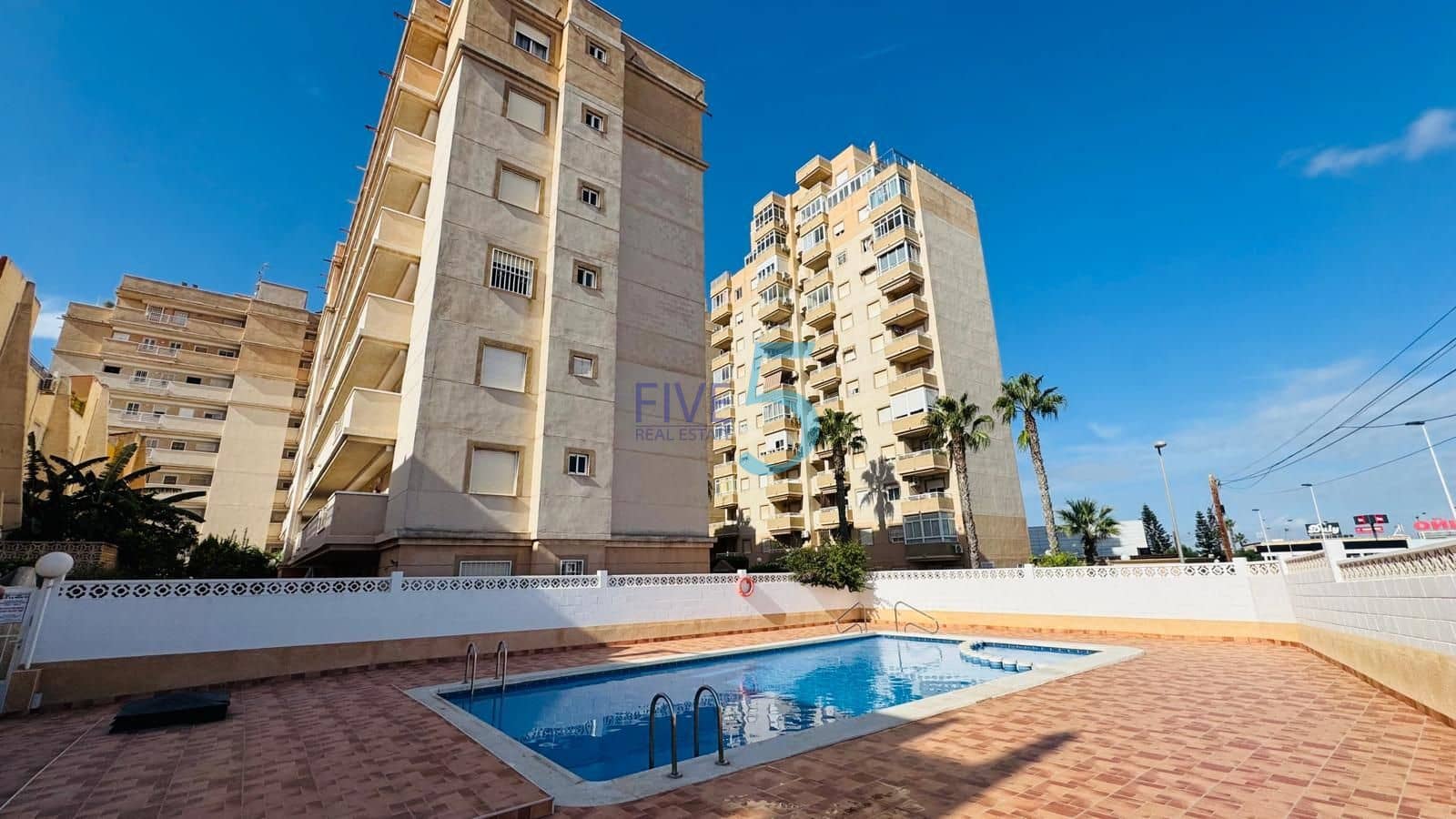 2 sypialnia Apartament na sprzedaż w Torrevieja z basenem - 125 000 € (Ref: 10065009)
