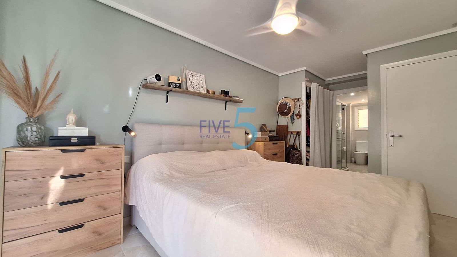 Apartamento de 3 habitaciones en Torrevieja en venta - 239.000 € (Ref: 10065513)