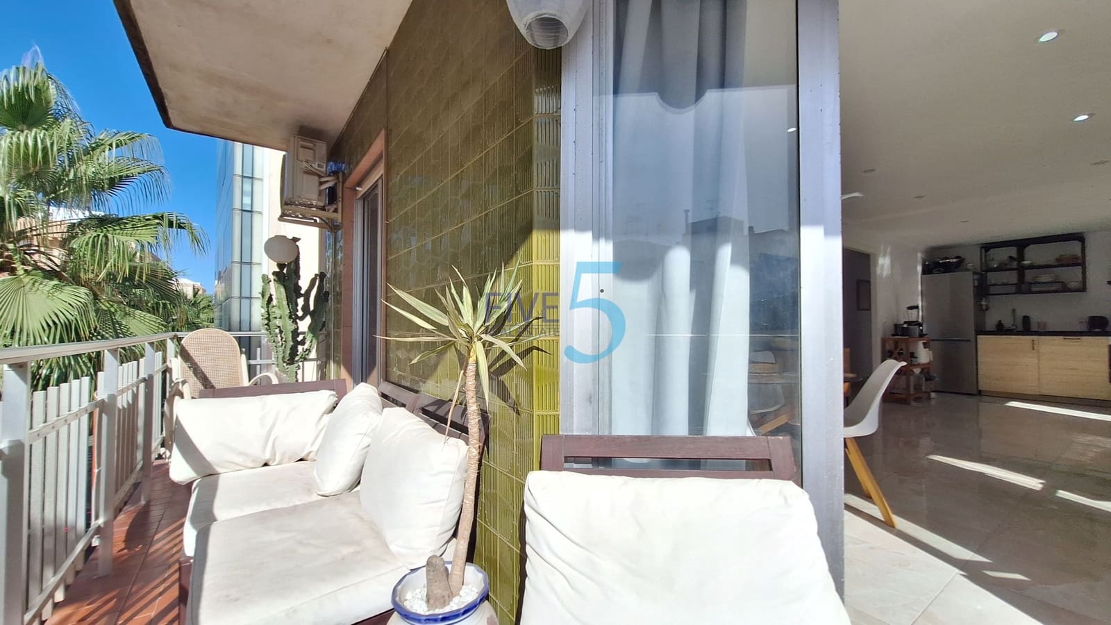 Apartamento de 3 habitaciones en Torrevieja en venta - 239.000 € (Ref: 10065513)