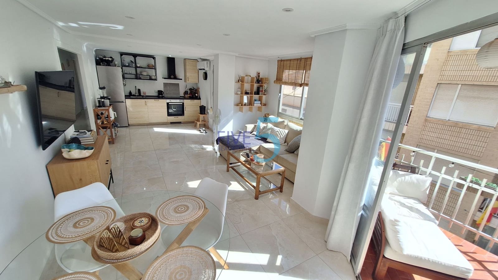 Apartamento de 3 habitaciones en Torrevieja en venta - 239.000 € (Ref: 10065513)