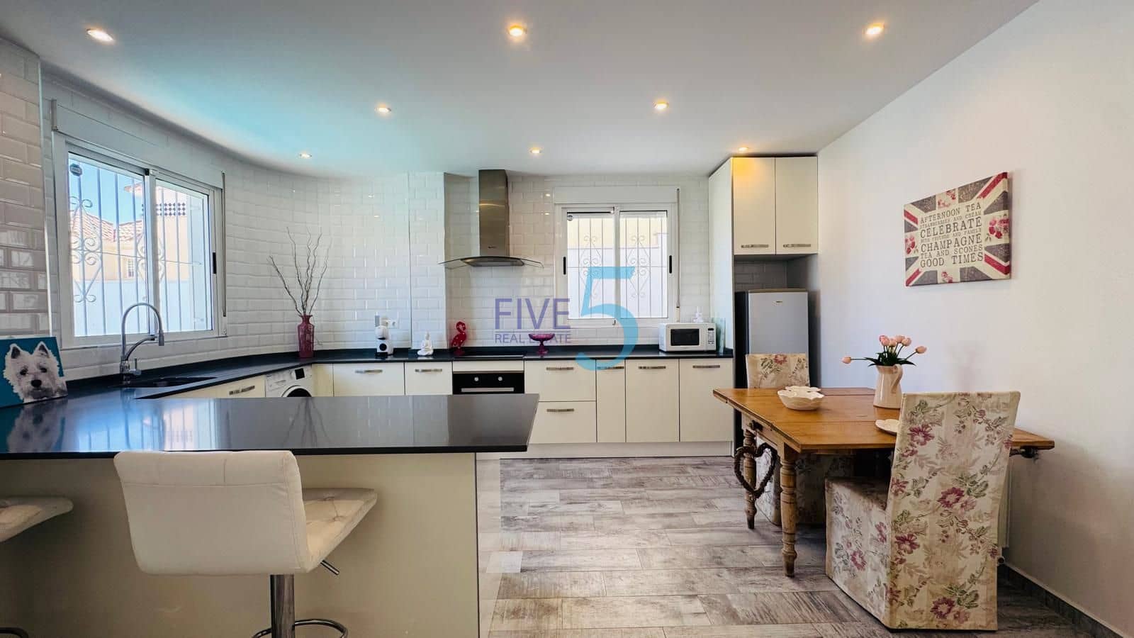 3 chambre Villa/Maison à vendre à Villamartin avec piscine garage - 460 000 € (Ref: 10070178)