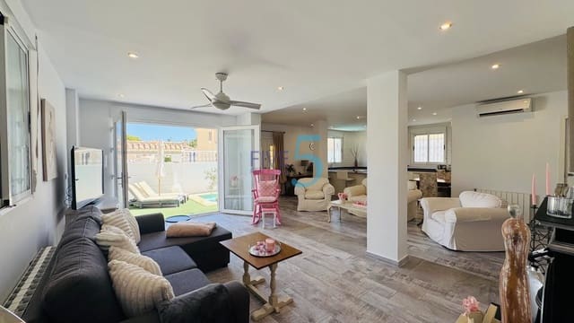 3 chambre Villa/Maison à vendre à Villamartin, Orihuela avec piscine garage - 460 000 € (Ref: 10070178)