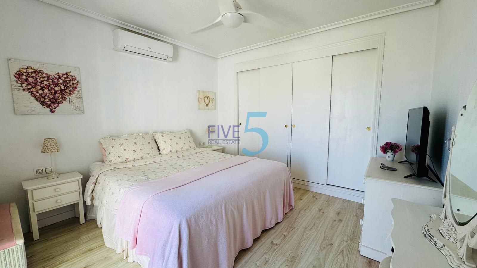 3 chambre Villa/Maison à vendre à Villamartin avec piscine garage - 460 000 € (Ref: 10070178)
