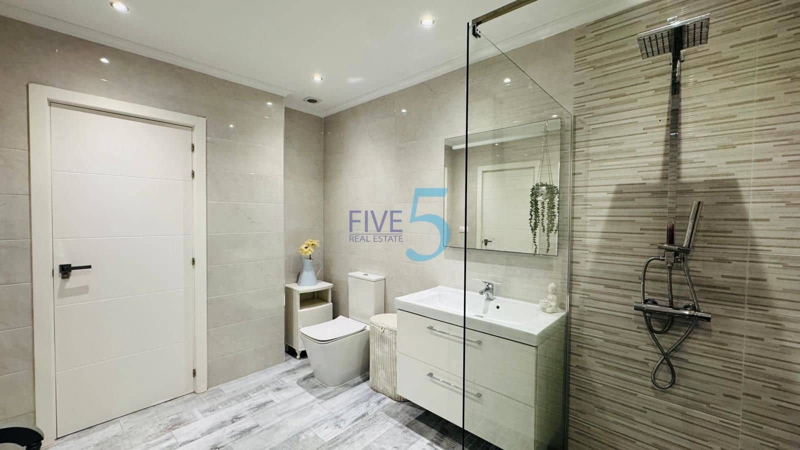 3 chambre Villa/Maison à vendre à Villamartin avec piscine garage - 460 000 € (Ref: 10070178)