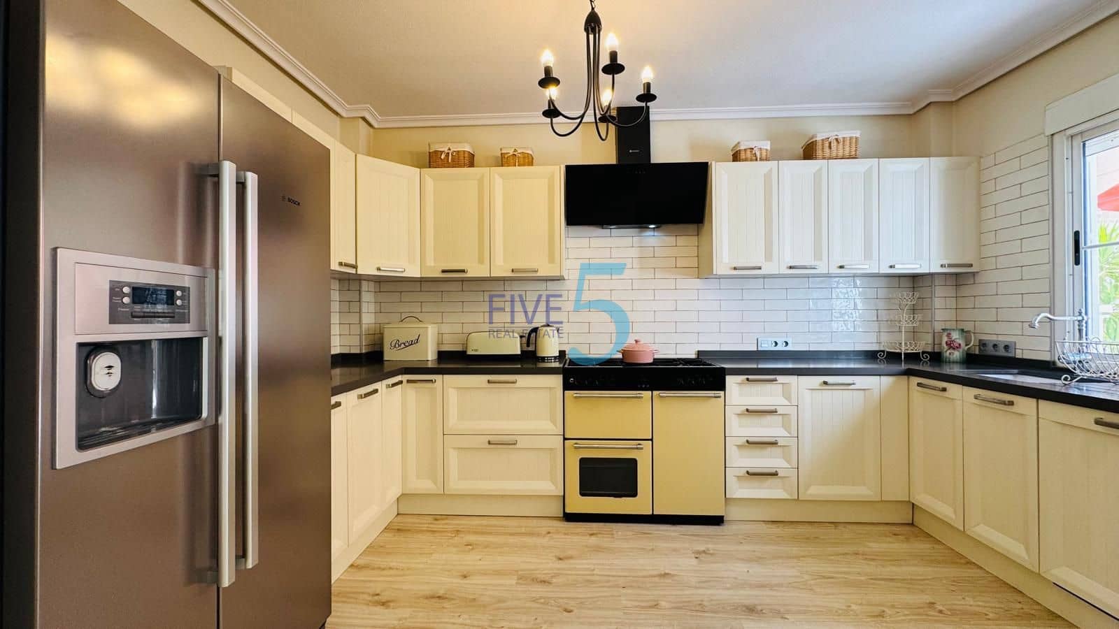 3 chambre Villa/Maison à vendre à Villamartin avec piscine garage - 460 000 € (Ref: 10070178)