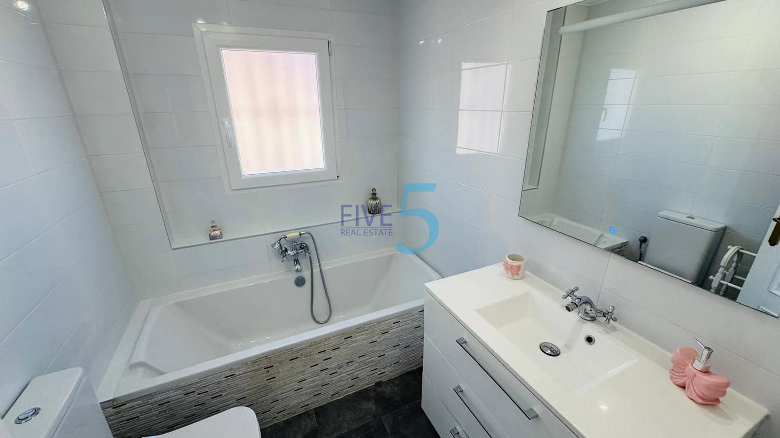 3 chambre Villa/Maison à vendre à Villamartin avec piscine garage - 460 000 € (Ref: 10070178)