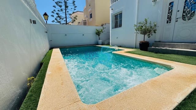 3 chambre Villa/Maison à vendre à Villamartin, Orihuela avec piscine garage - 460 000 € (Ref: 10070178)