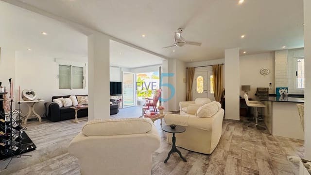 3 chambre Villa/Maison à vendre à Villamartin, Orihuela avec piscine garage - 460 000 € (Ref: 10070178)
