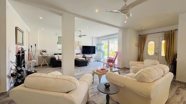 3 chambre Villa/Maison à vendre à Villamartin, Orihuela avec piscine garage - 460 000 € (Ref: 10070178)