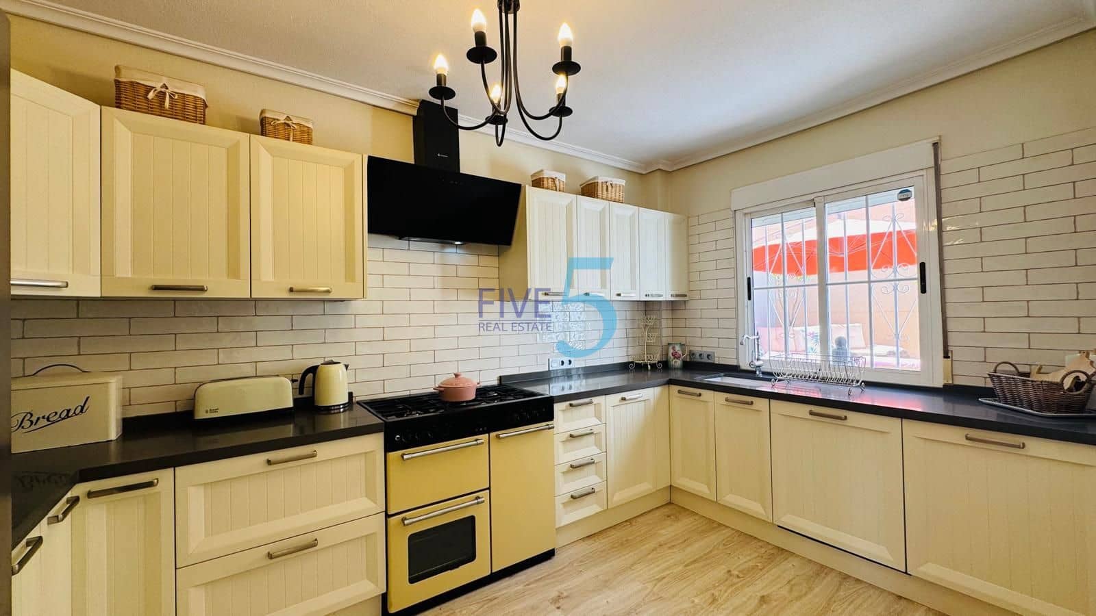 3 chambre Villa/Maison à vendre à Villamartin avec piscine garage - 460 000 € (Ref: 10070178)