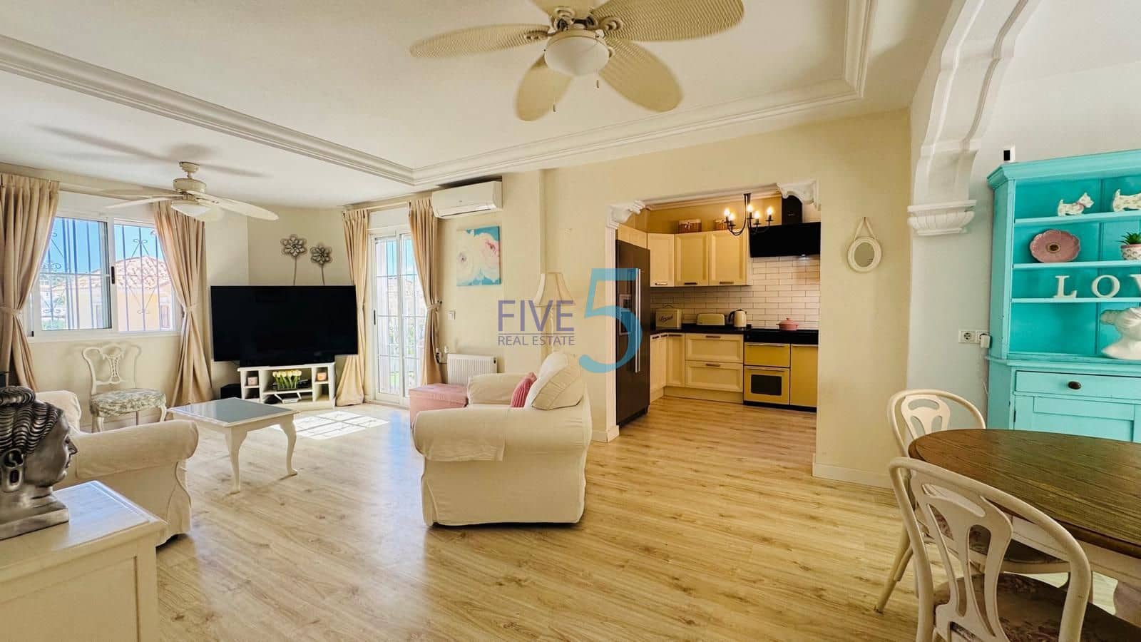 3 chambre Villa/Maison à vendre à Villamartin avec piscine garage - 460 000 € (Ref: 10070178)