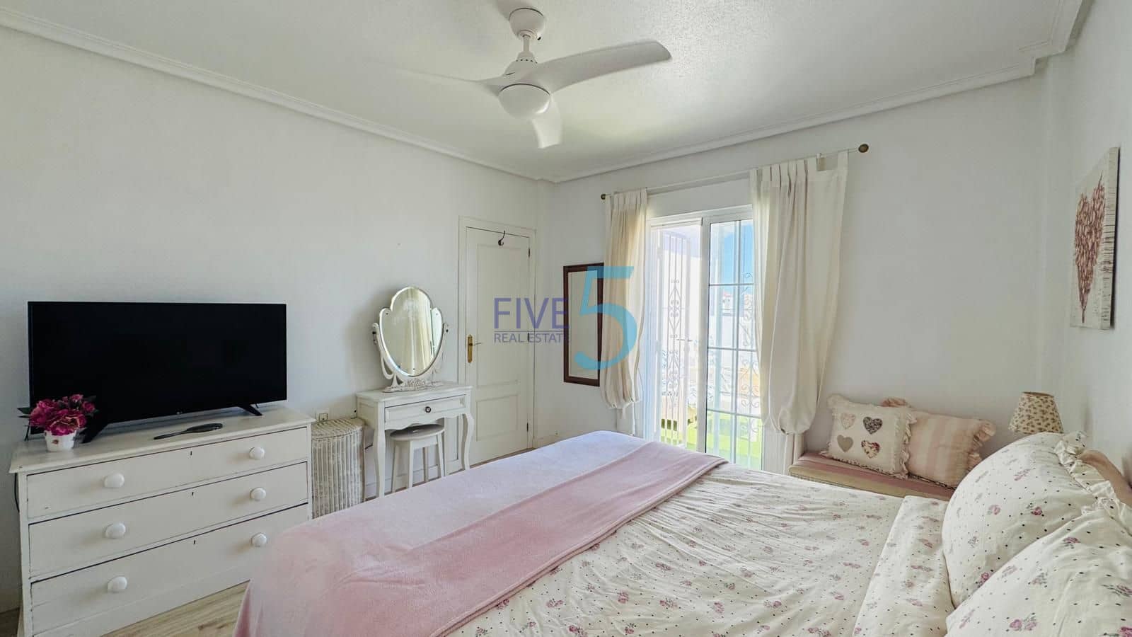 3 chambre Villa/Maison à vendre à Villamartin avec piscine garage - 460 000 € (Ref: 10070178)