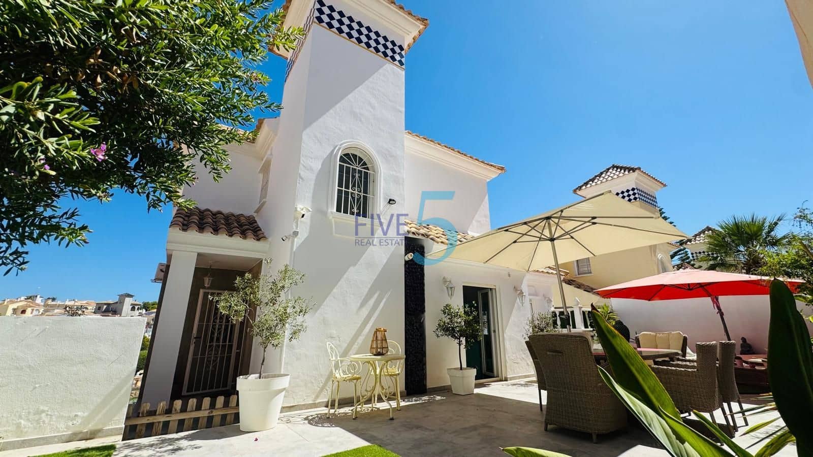 3 chambre Villa/Maison à vendre à Villamartin avec piscine garage - 460 000 € (Ref: 10070178)