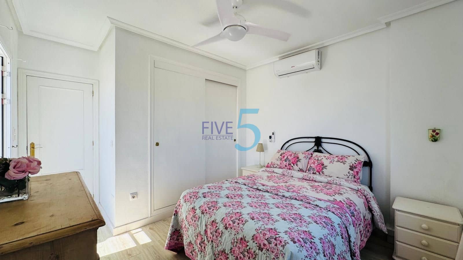 3 chambre Villa/Maison à vendre à Villamartin avec piscine garage - 460 000 € (Ref: 10070178)